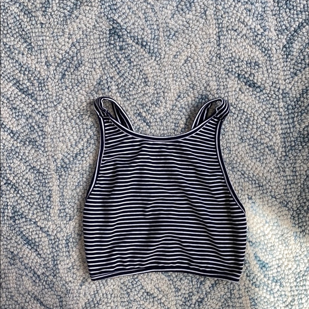 BRANDY MELVILLE CROP TOP